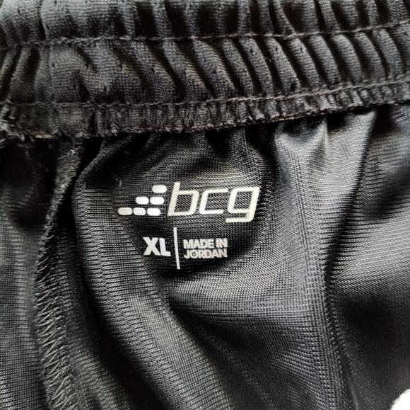 Men's BCG (NWT) Athletic Shorts. Size XL 8" Inseam. Drawstring Waist Pockets - Picture 3 of 4